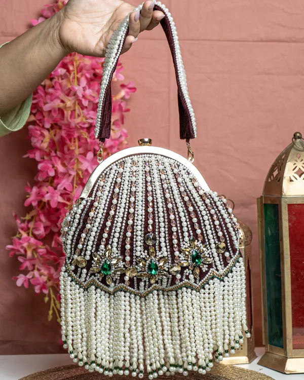 Mahira_Royale_Pearl_Frame_Bag