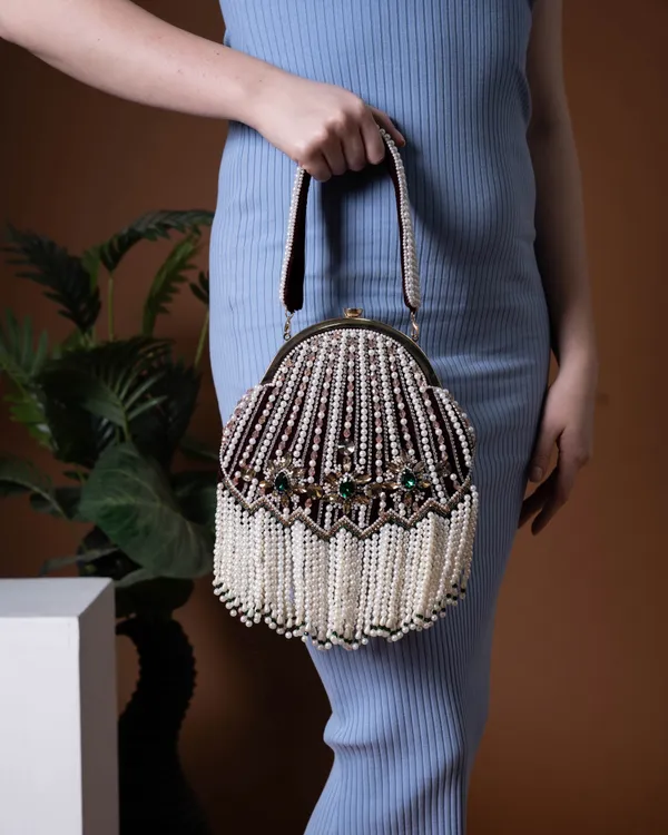 Mahira_Royale_Pearl_Frame_Bag