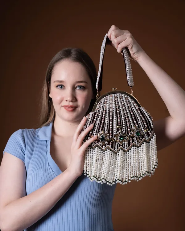 Mahira_Royale_Pearl_Frame_Bag