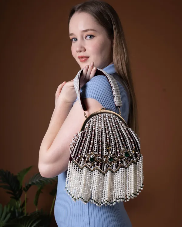 Mahira_Royale_Pearl_Frame_Bag
