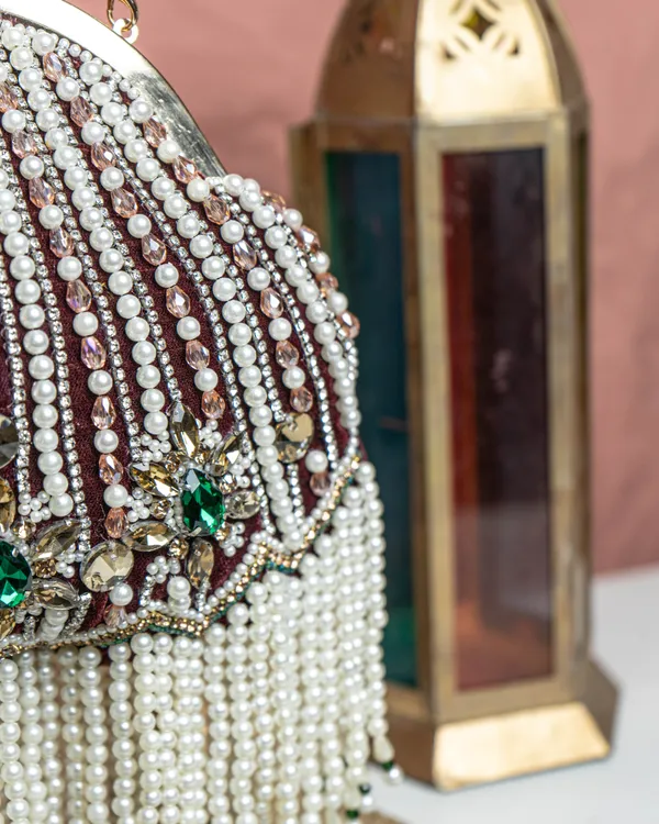 Mahira_Royale_Pearl_Frame_Bag
