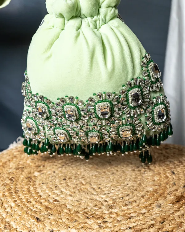 Ameera_Velvet_Emerald_Potli