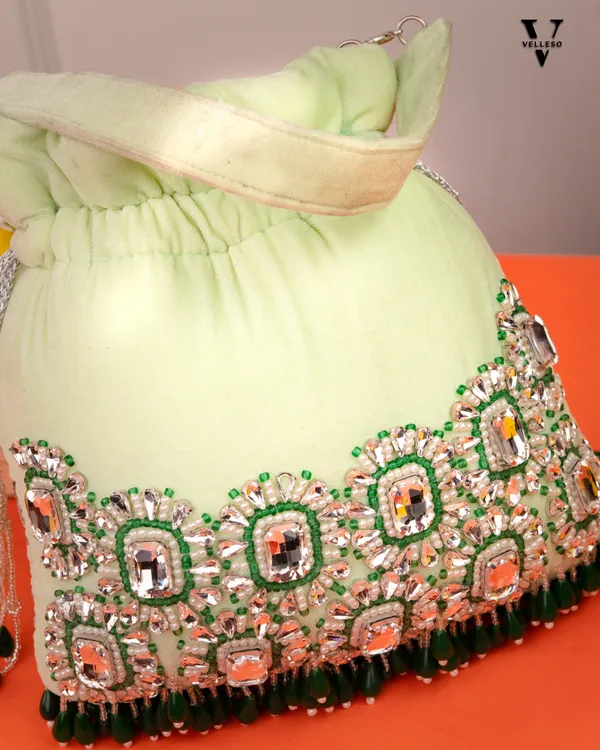 Ameera_Velvet_Emerald_Potli