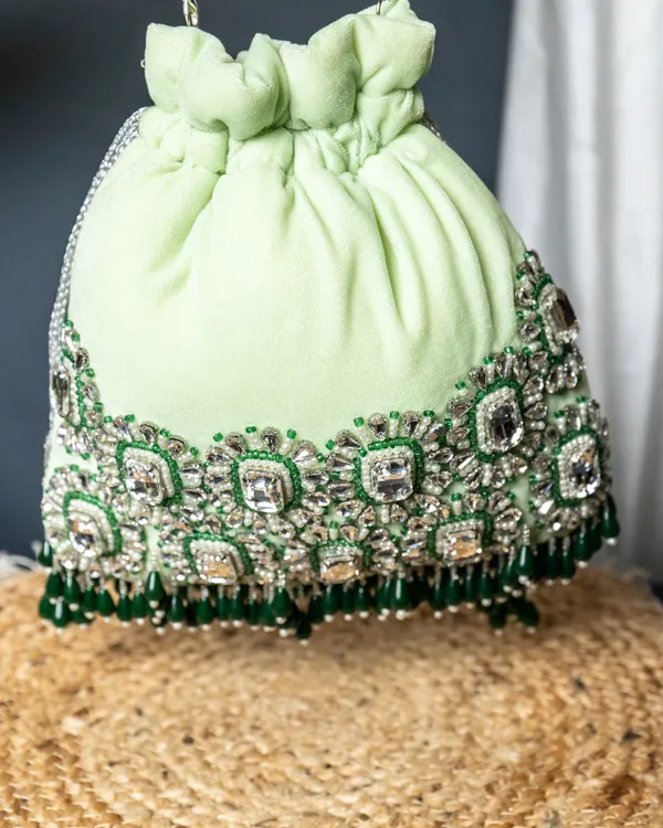 Ameera_Velvet_Emerald_Potli