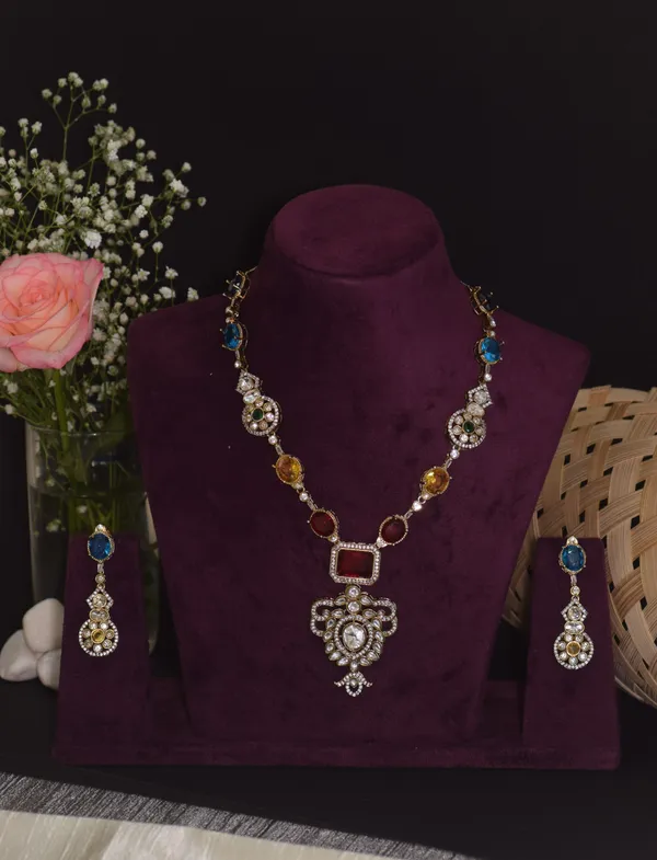 Multicolor_Brass_Necklace_Set_For_Women