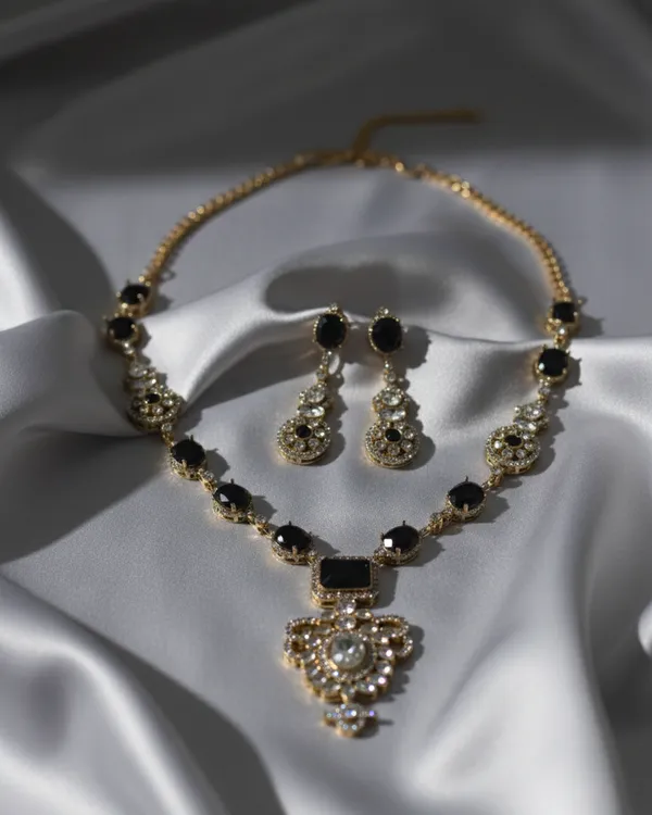Black_Brass_Necklace_Set_For_Women