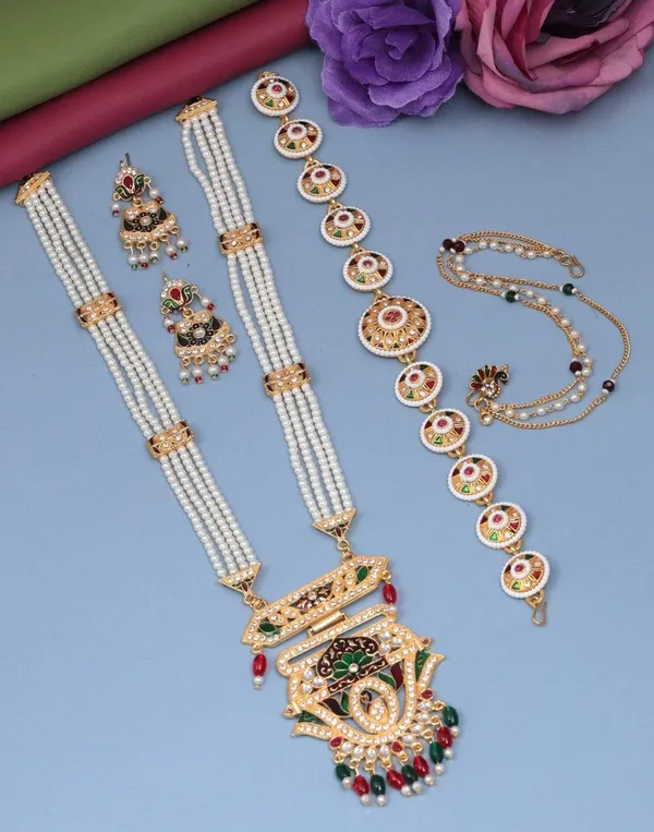 Kundan_Pearl_Multicolor_Traditional_Necklace_Set_With_Earrings_And_Maang_Tikka