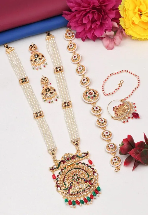 Gold_Plated_Kundan_Pearl_Traditional_Necklace_Set_With_Maang_Tikka