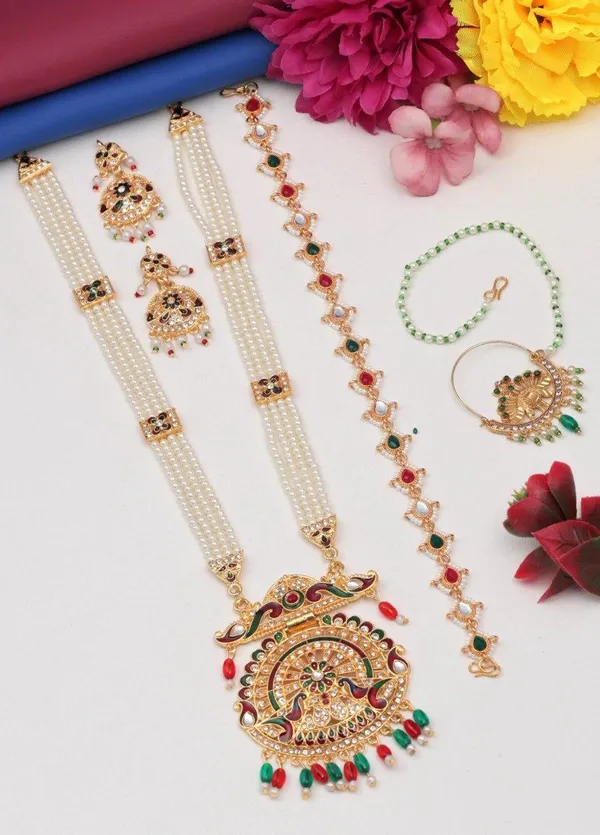 Pearl_Kundan_Multi_Strand_Traditional_Necklace_Set_With_Matching_Accessories