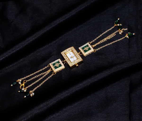 Royal_Kashmiri_Kundan_Chain_Bracelet_Watch_with_Pearl_Drops