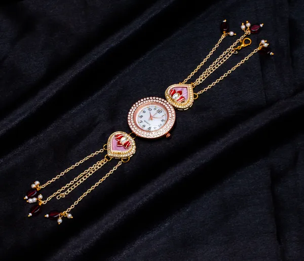 Royal_Kashmiri_Kundan_Chain_Bracelet_Watch_with_Pearl_Drops