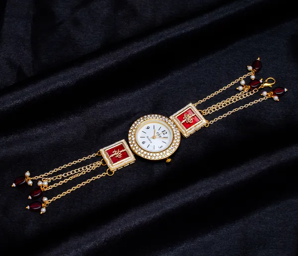 Royal_Kashmiri_Kundan_Chain_Bracelet_Watch_with_Pearl_Drops