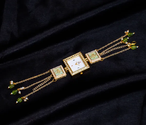 Royal_Kashmiri_Kundan_Chain_Bracelet_Watch_with_Pearl_Drops