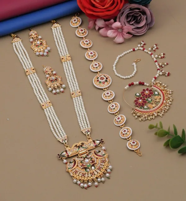 Kundan_Jadau_Traditional_Jewellery_Set_Necklace_Earrings_And_Maang_Tikka
