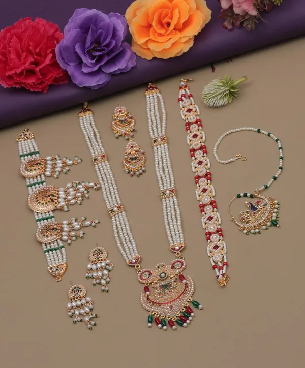 Kundan_Bridal_8_Piece_Traditional_Jewellery_Set_Necklace_Earrings_And_Accessories