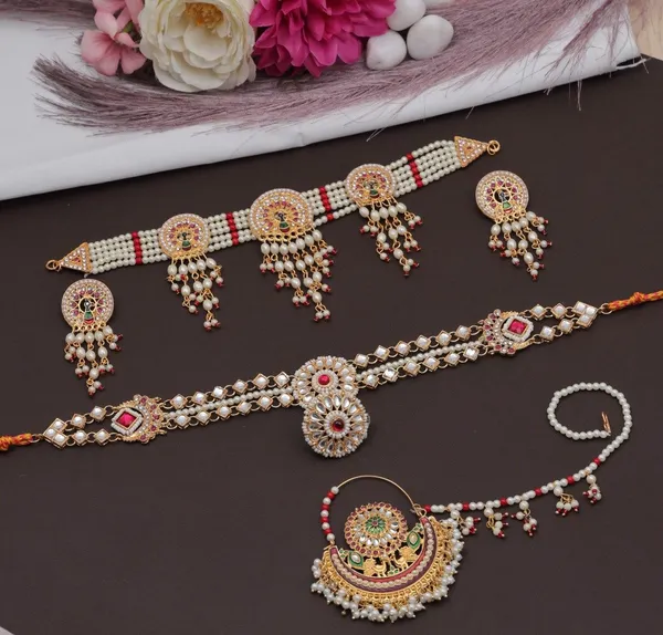 Kundan_Pearl_Traditional_Bridal_Choker_Necklace_Set_With_Maang_Tikka_And_Earrings