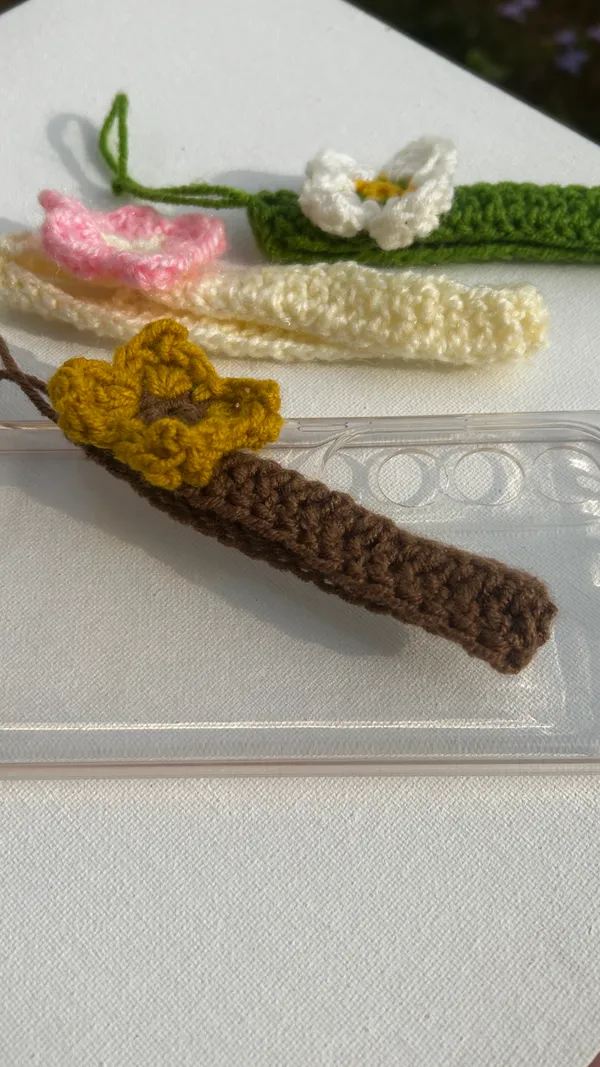 Handmade_Crochet_Flower_Bookmark_-_Set_of_3_(White,_Pink_&_Yellow_Floral)