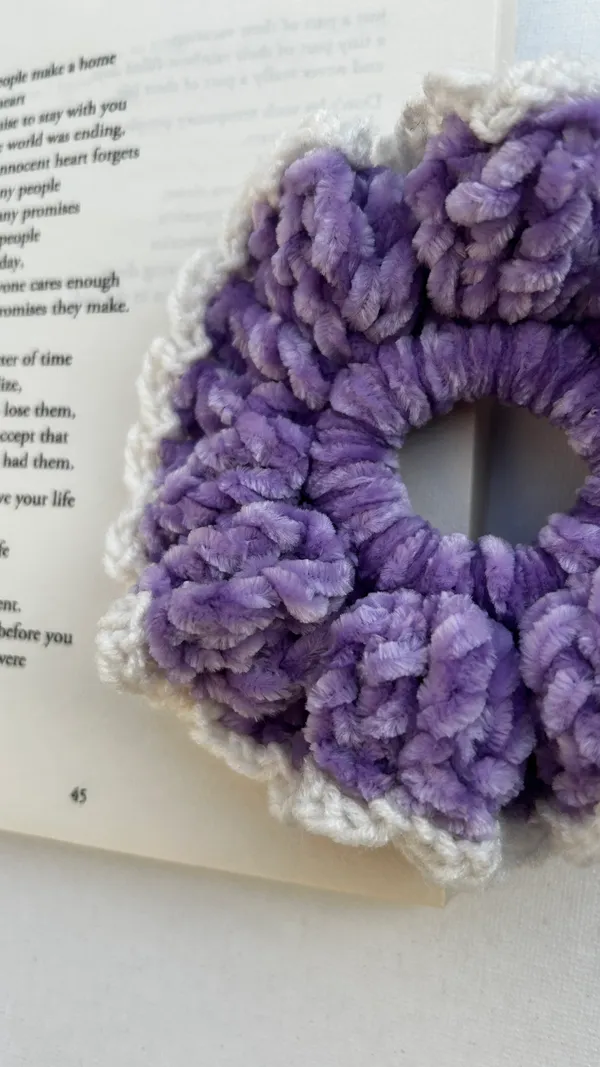 Handmade_Crochet_Hair_Scrunchies