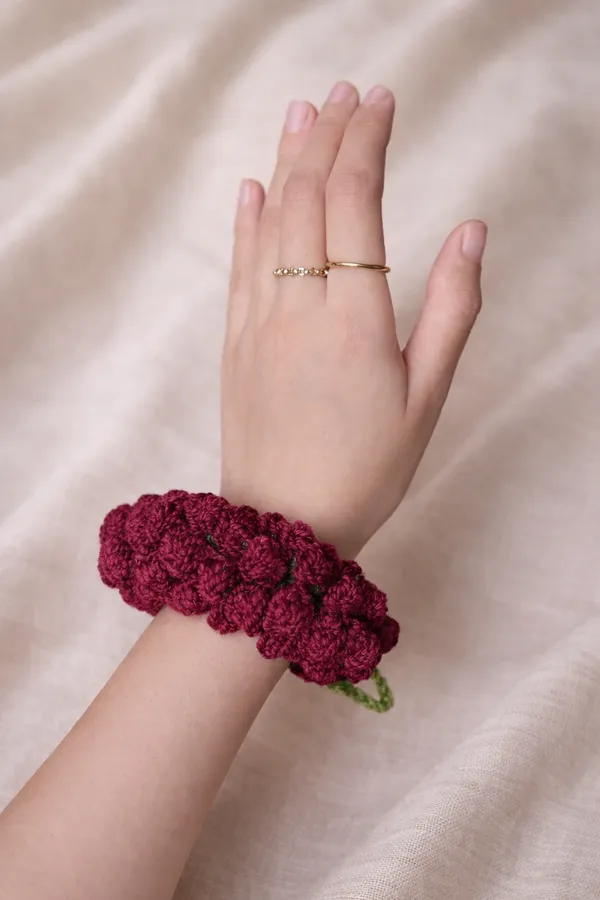 Handmade_Crochet_Flower_Wrist_Band_Bracelet_-_Set_of_2