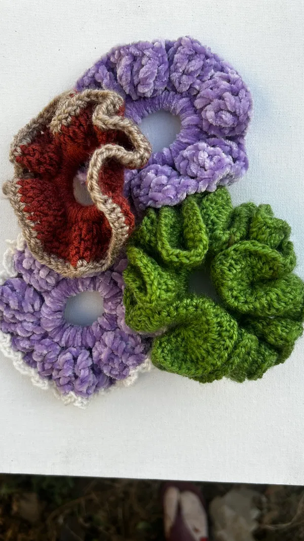 Handmade_Crochet_Hair_Scrunchies