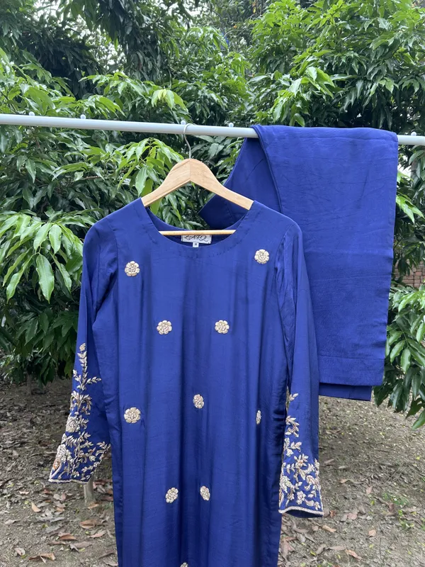 Royal_Blue_Embroidered_Salwar_Suit_Set_with_Dupatta