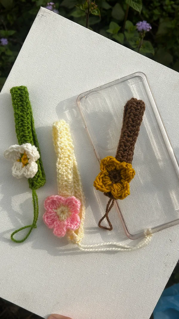 Handmade_Crochet_Flower_Bookmark_-_Set_of_3_(White,_Pink_&_Yellow_Floral)