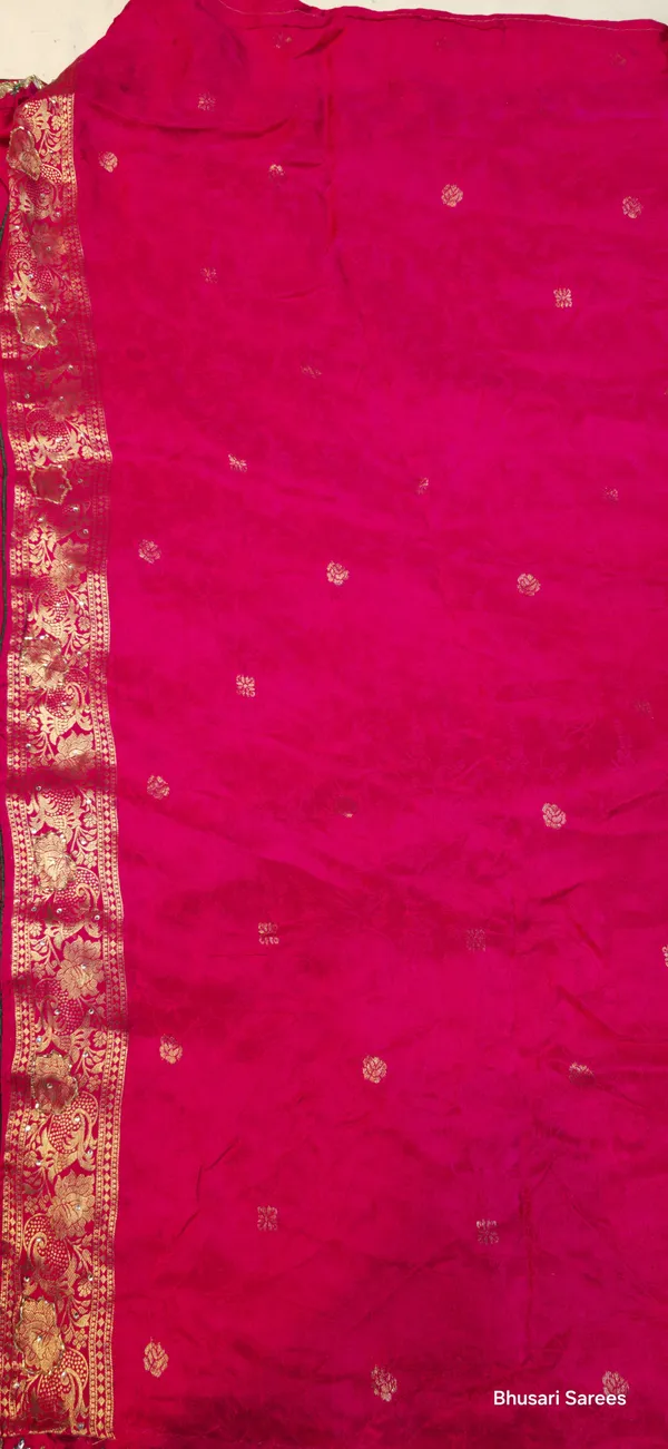 Pink_Georgette_Saree_With_Embroidered_Border_And_Floral_Motifs