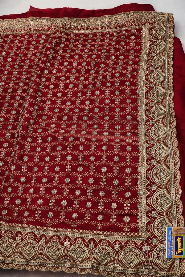 Red_Bridal_Embroidered_Saree_With_Golden_Zari_Work_And_Unstitched_Blouse_Piece
