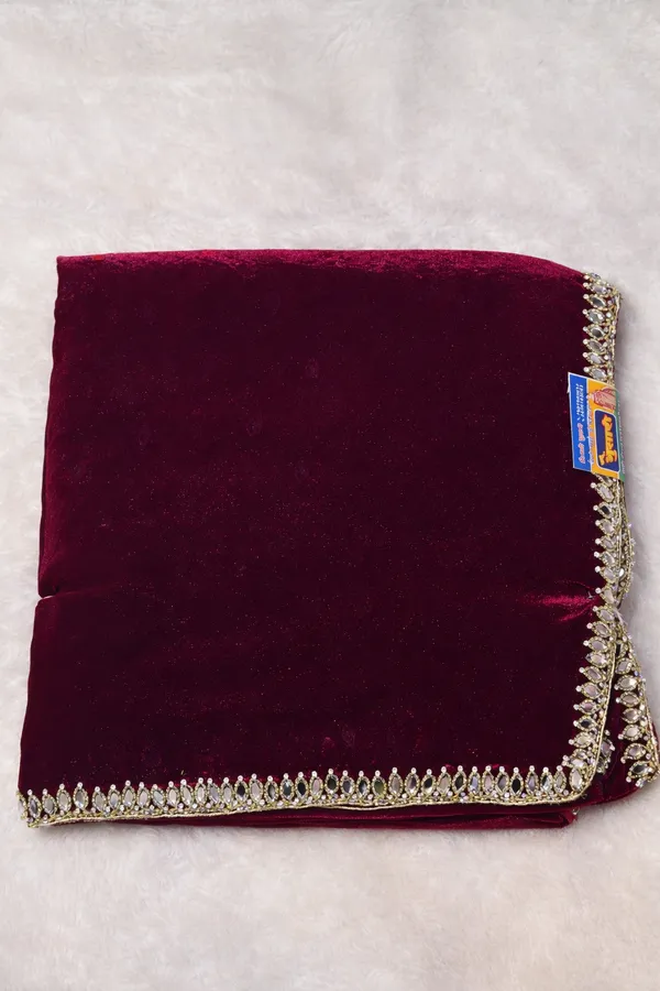 Elegant_Maroon_Velvet_Saree_With_Golden_Embroidered_Border