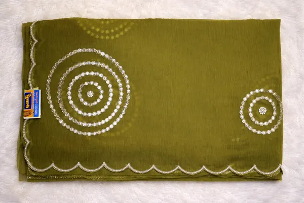 Mehendi_Green_Embroidered_Saree_With_Scalloped_Border