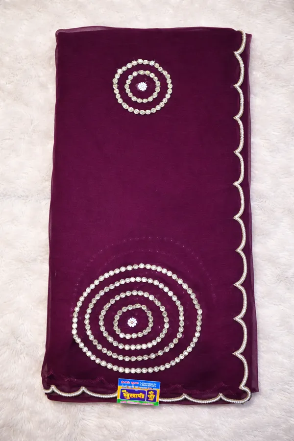 Wine_Purple_Georgette_Saree_With_Circular_Sequin_Work_And_Scalloped_Border