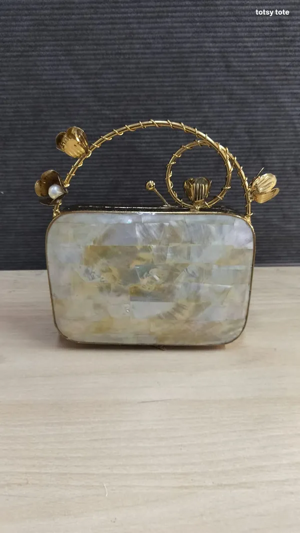 Eclat_Clutch_For_Women