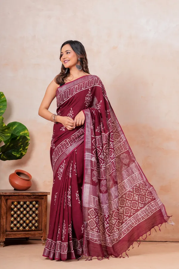 Maroon_Batik_Print_Linen_Saree_With_Geometric_Patterns