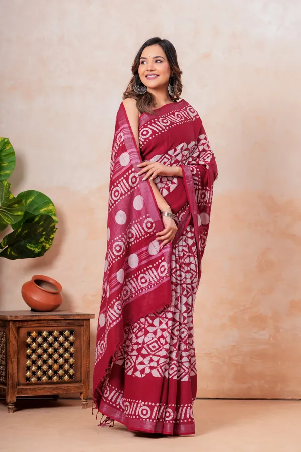 Maroon_And_White_Block_Printed_Linen_Saree_With_Geometric_Patterns