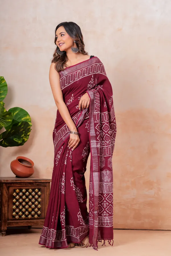Maroon_Batik_Print_Linen_Saree_With_Geometric_Patterns