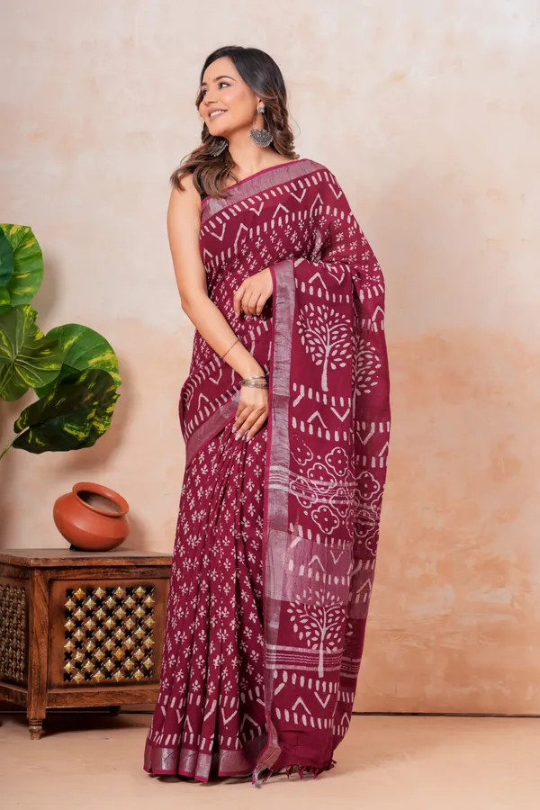 Maroon_Batik_Print_Linen_Saree_With_Contrast_Border