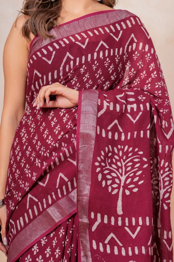 Maroon_Batik_Print_Linen_Saree_With_Contrast_Border