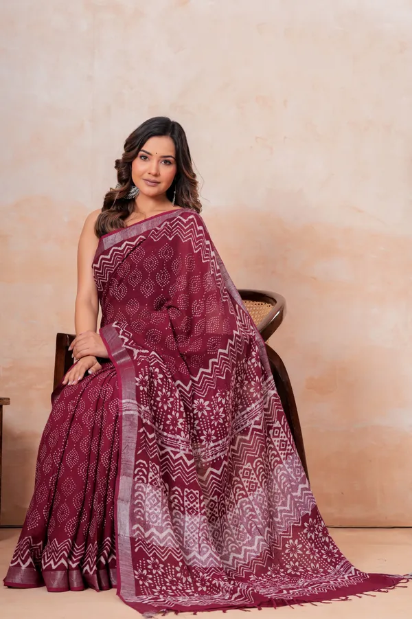 Maroon_Bandhani_Print_Linen_Saree_With_Woven_Border