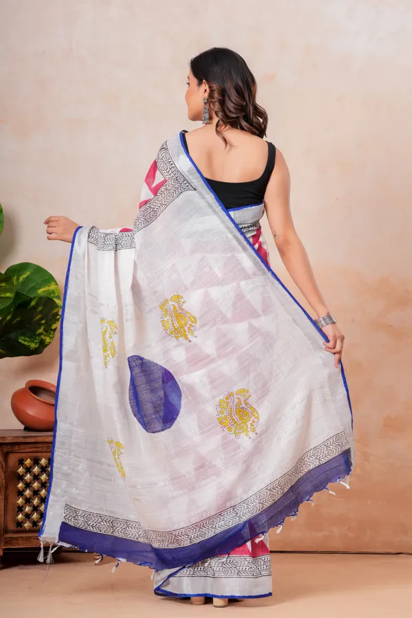 Geometric_White__Linen_Saree_With_Blue_Border_And_Contrast_Pallu