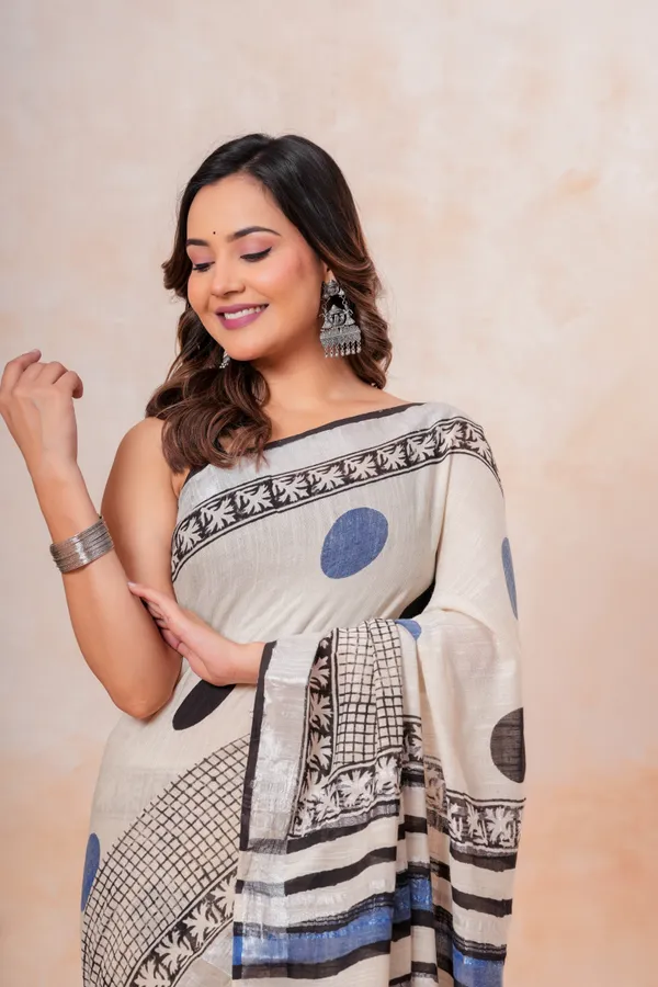 Off_White_Handloom_Linen_Saree_With_Geometric_Print_And_Striped_Border