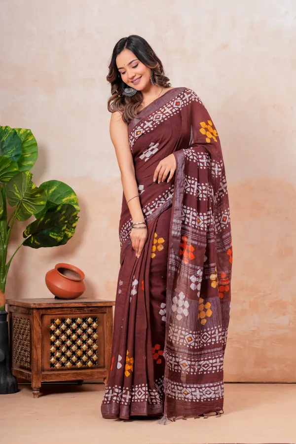 Brown_Floral_Printed_Linen_Saree_With_Blouse_Piece
