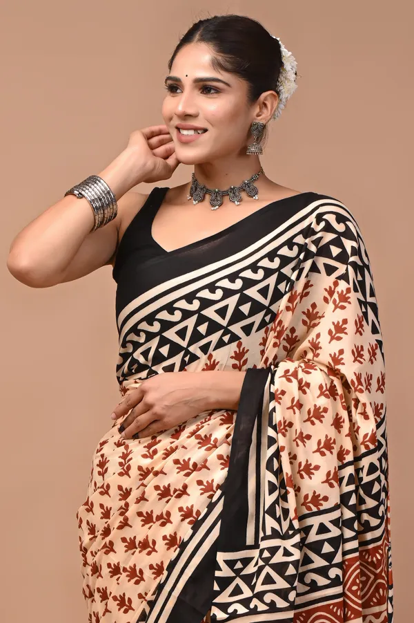Ethnic_Printed_Saree_With_Geometric_And_Floral_Patterns