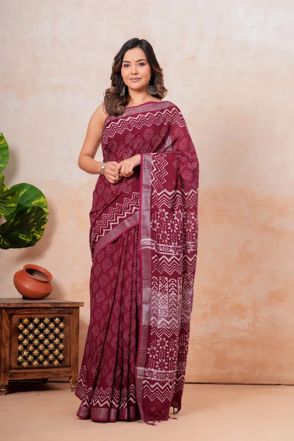 Maroon_Bandhani_Print_Linen_Saree_With_Woven_Border