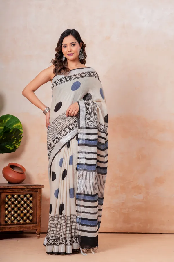 Off_White_Handloom_Linen_Saree_With_Geometric_Print_And_Striped_Border
