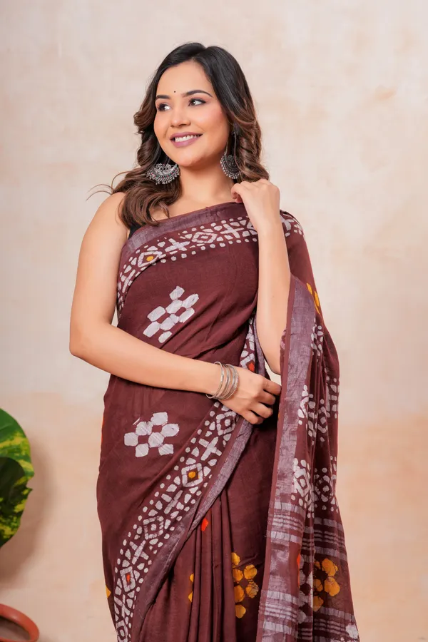 Brown_Floral_Printed_Linen_Saree_With_Blouse_Piece