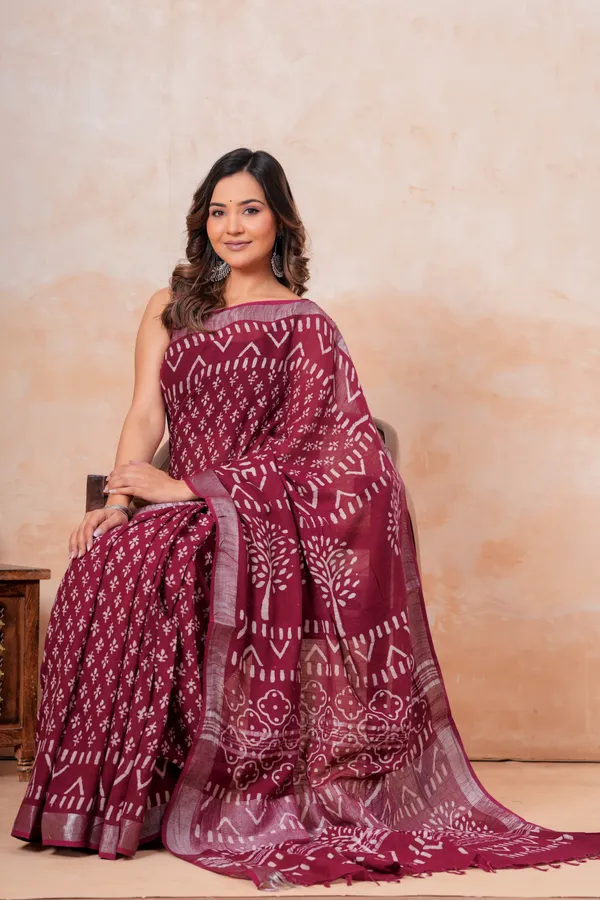 Maroon_Batik_Print_Linen_Saree_With_Contrast_Border