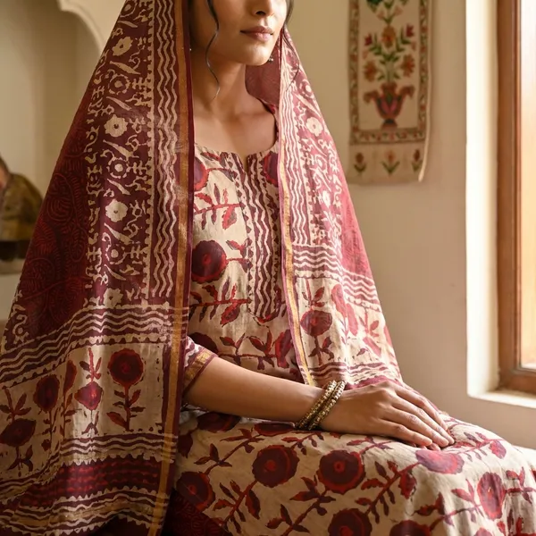Hand_Block_Printed_Chanderi_Unstitched_Suit_Silk_Set_With_Floral_And_Paisley_Motifs_Chanderi_Suit