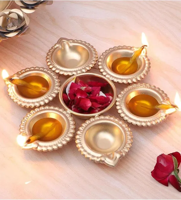 Diya_Shape_Metal_Urli_Decorative_Bowl_Set_Of_3_Golden_Finish_Handcrafted_Flower_And_Tealight_Holder_For_Diwali_Pooja_Wedding_And_Home_Decor