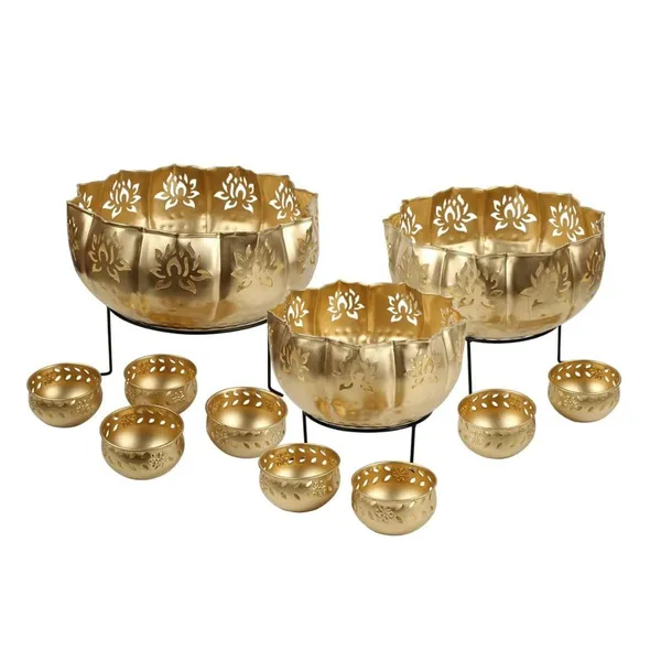 Elegant_Metal_Lotus_Candle_Holders_Set_With_Tea_Light_Diyas_Decorative_Festive_Home_Decor_For_Diwali_Weddings_Parties_Table_Centerpieces_Spiritual_Ambience_Lighting
