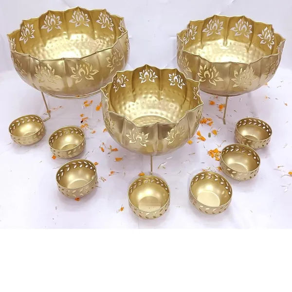 Elegant_Metal_Lotus_Candle_Holders_Set_With_Tea_Light_Diyas_Decorative_Festive_Home_Decor_For_Diwali_Weddings_Parties_Table_Centerpieces_Spiritual_Ambience_Lighting